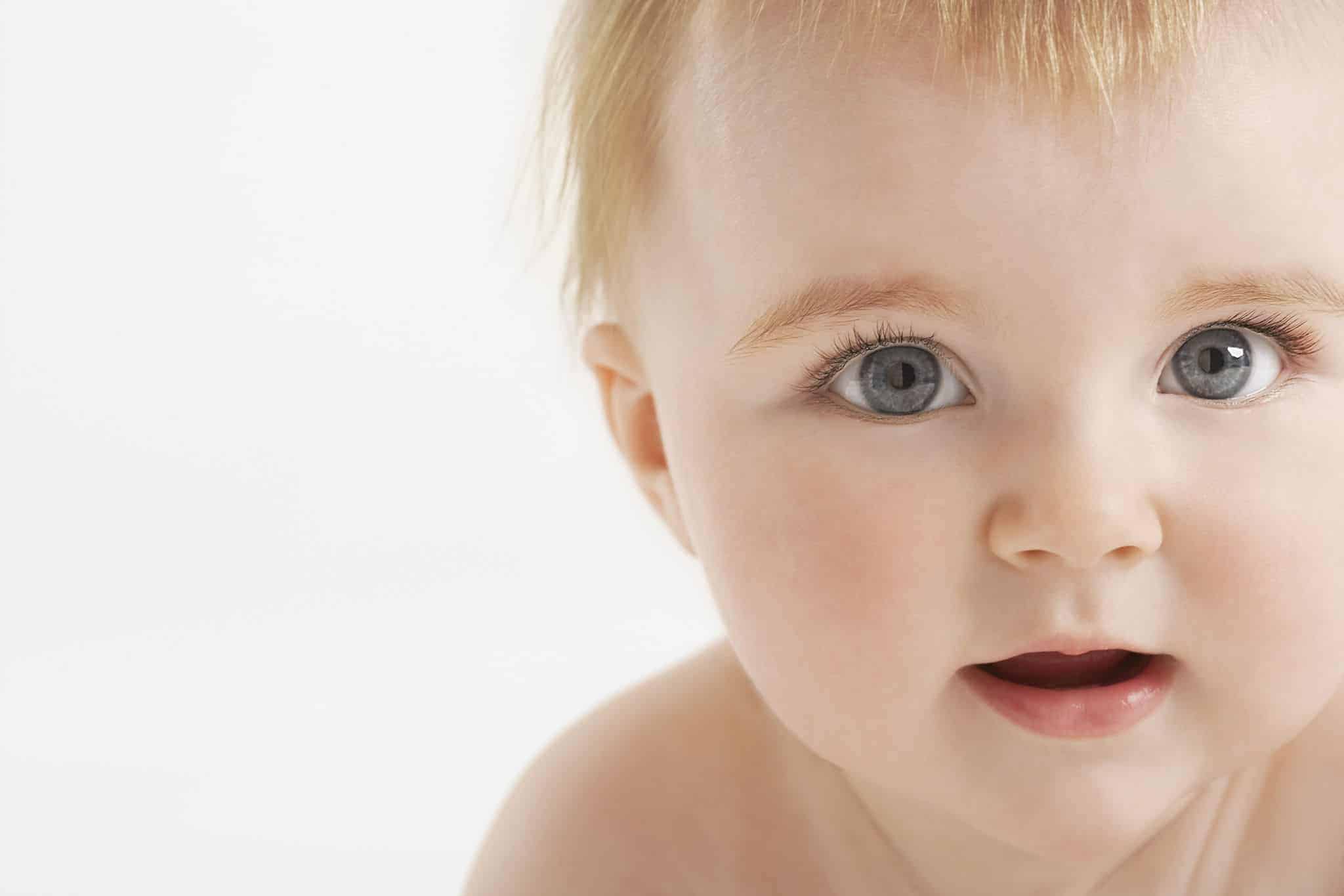 Baby Shaking his Head from Side to Side? This is when you need to worry