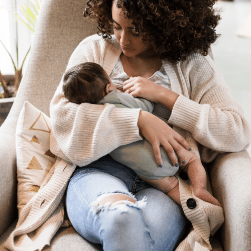 Postpartum Clothes to Wear After Giving Birth