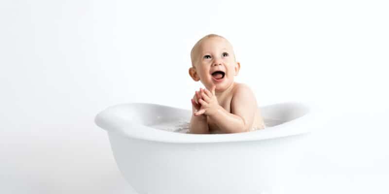 4 Ways To Keep Bath Water Warm For A Baby or Toddler