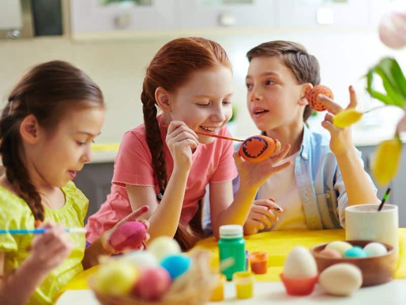 30 Spring Crafts for Kids That Are Simple, Fun, and Sweet