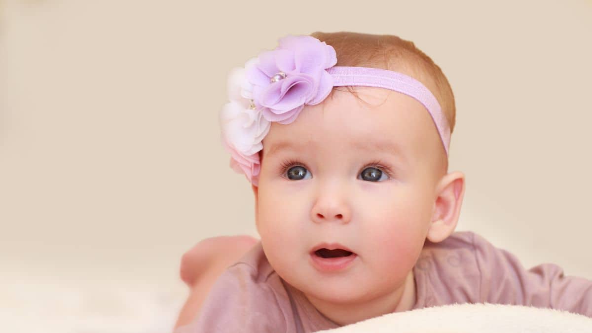 Words for a Little Princess: Crafting the Perfect Baby Shower Card for a Girl