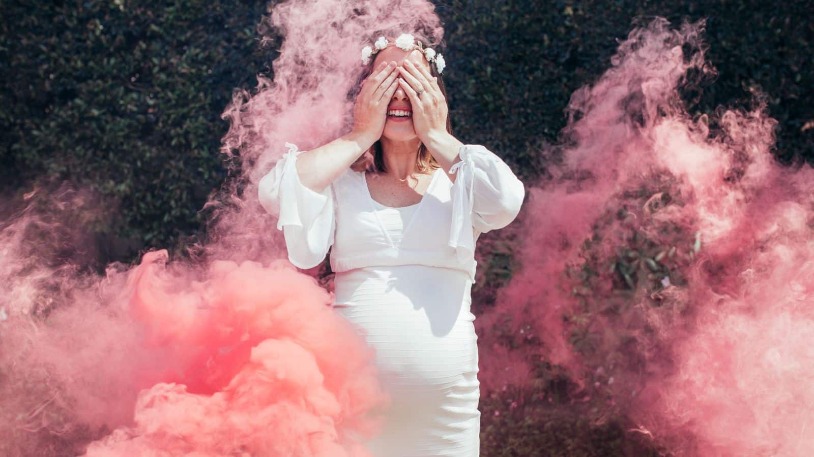 Easily Plan a Gender Reveal Party Your Guests Will Enjoy