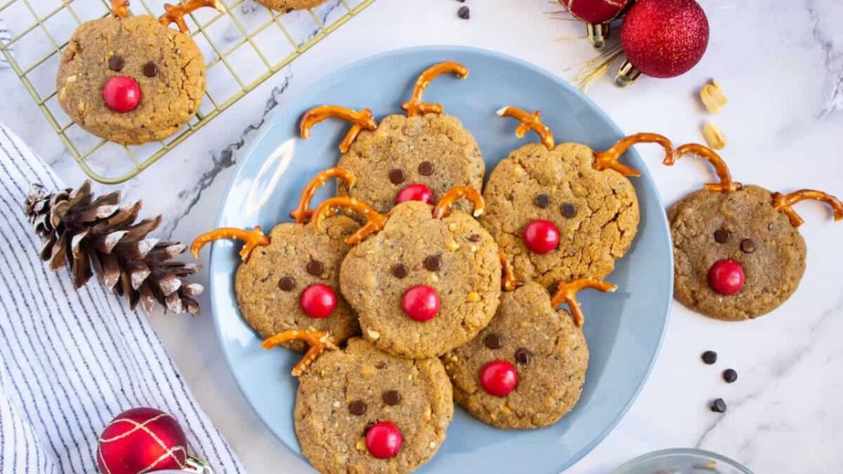 Adorable Red-Nosed Christmas Reindeer Cookies