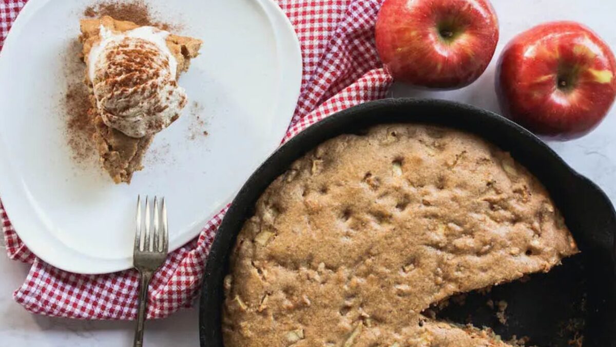 Apple Cinnamon Skillet Cake