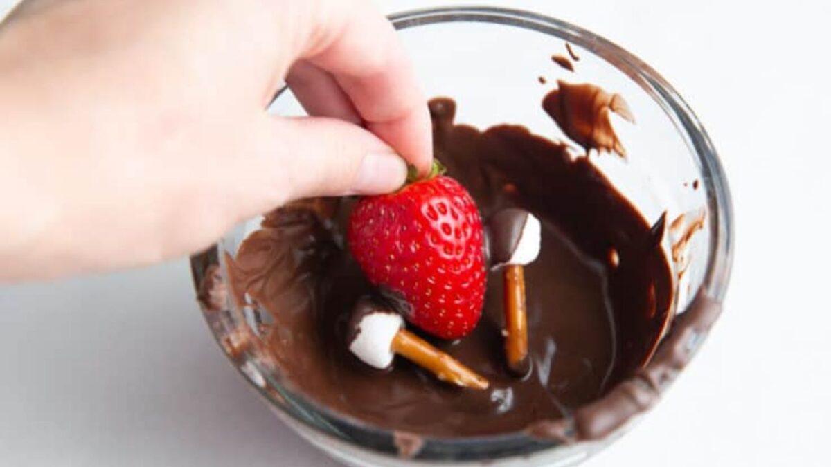 Chocolate Covered Strawberry Turkeys