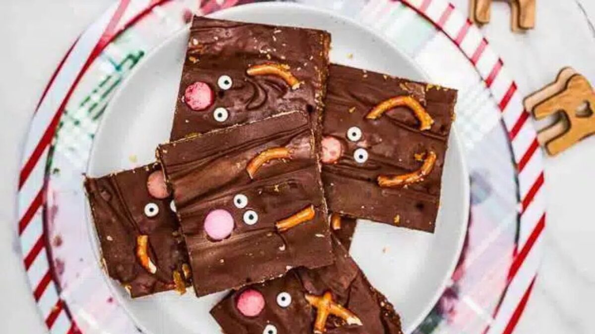 Christmas Reindeer Crack Toffee