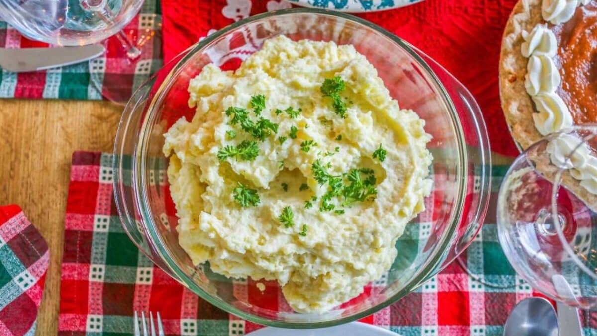 Creamy Mashed Potatoes with Sour Cream – The Ultimate Comfort Food Side Dish
