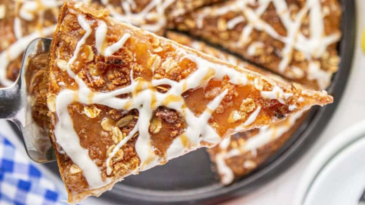 Easy Apple Dessert Pizza