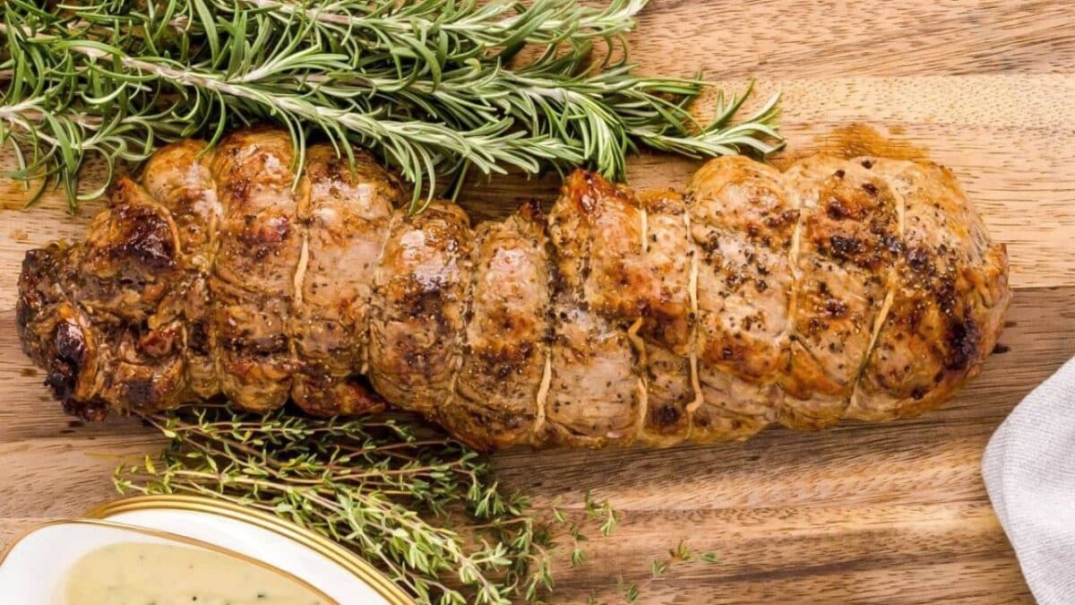 Easy Beef Tenderloin with Gorgonzola Sauce