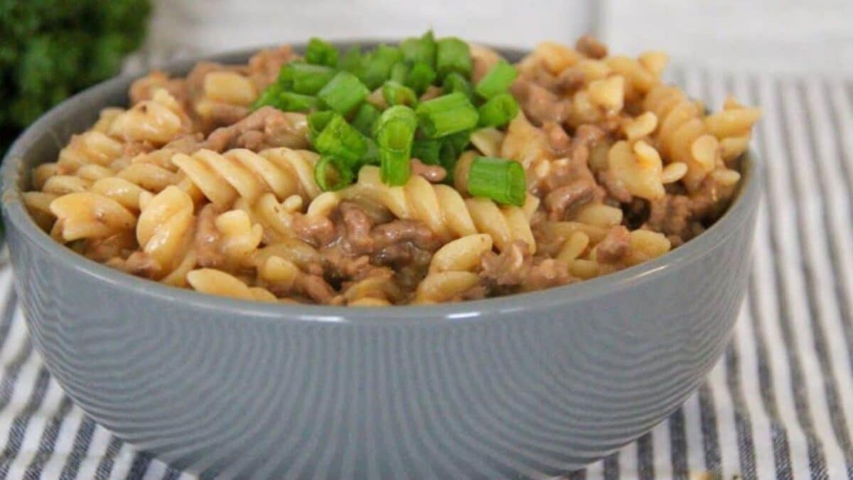 Easy Cheesy Hamburger Casserole