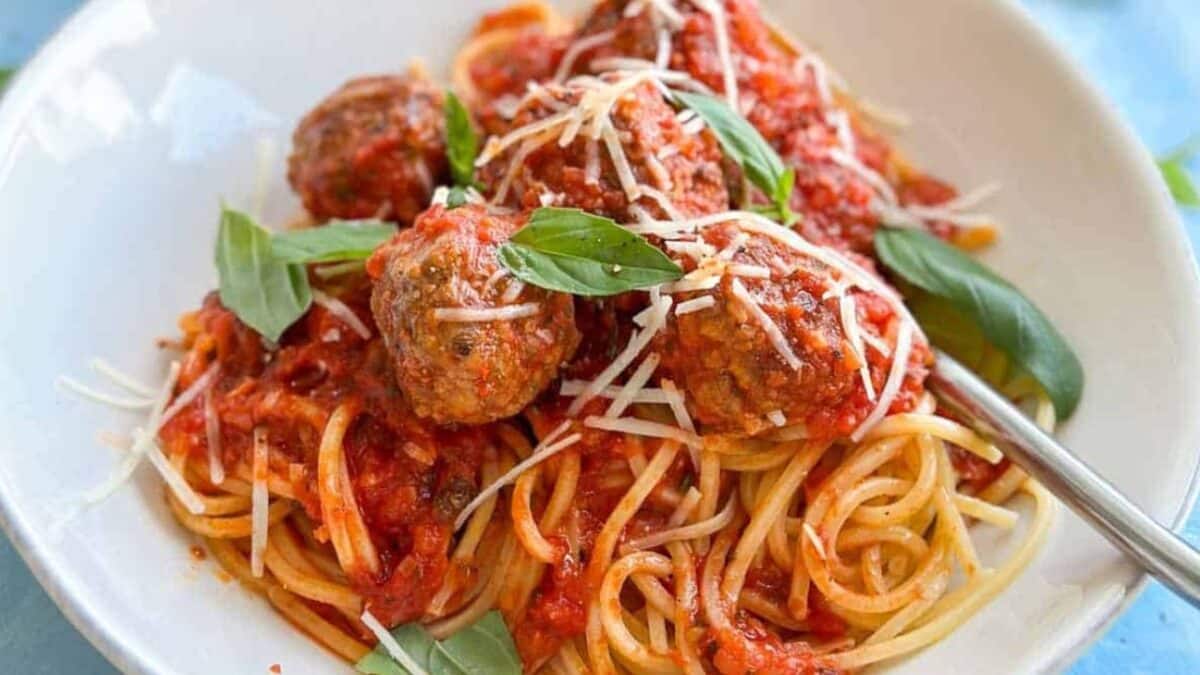 Easy Italian Meatballs in Tomato Sauce