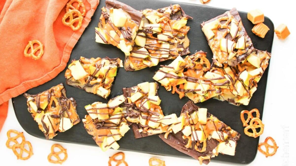 Make Caramel Apple Pretzel Bark
