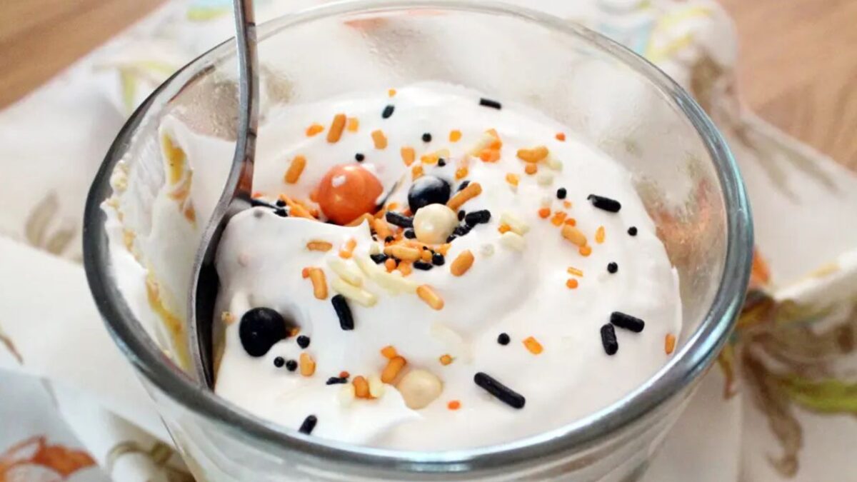 Pumpkin Pudding Cups with Graham Cracker Crust