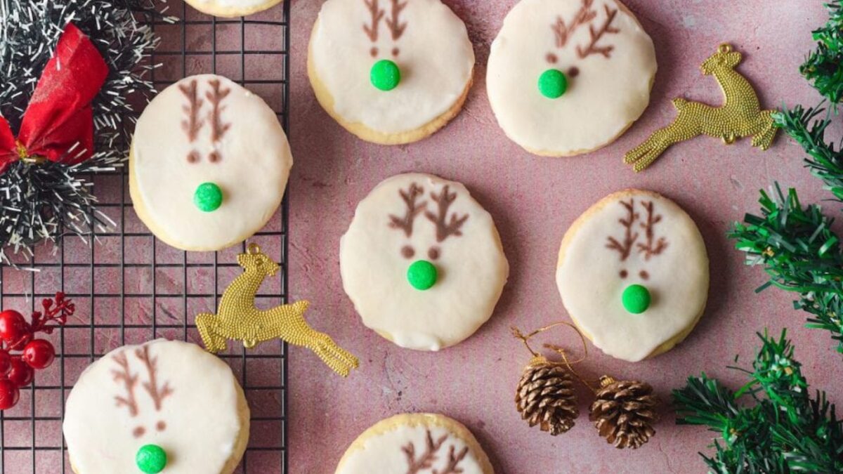 Rudolph Christmas Reindeer Cookies with Powdered Sugar Icing & M&Ms