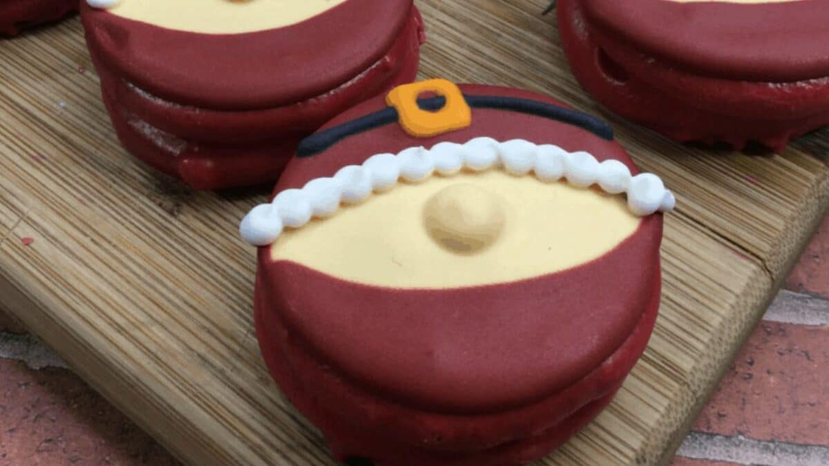 Santa Belly Oreos Recipe for a fun snack