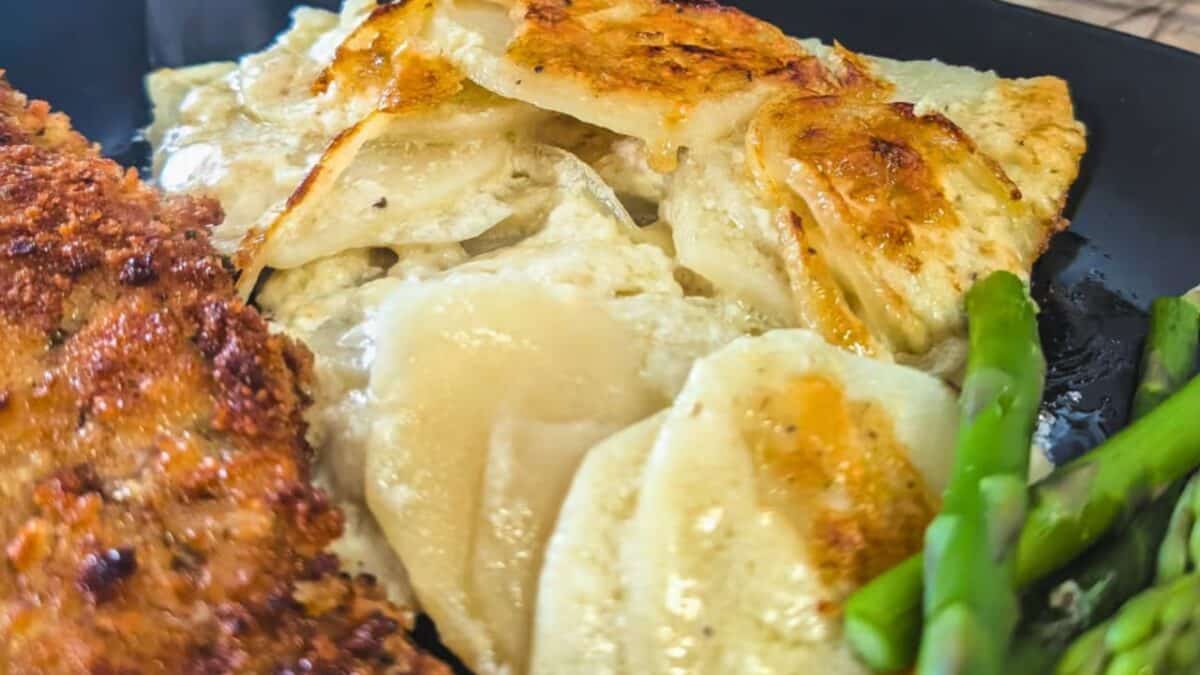 Skillet Potatoes Gratin With Truffle Cheese