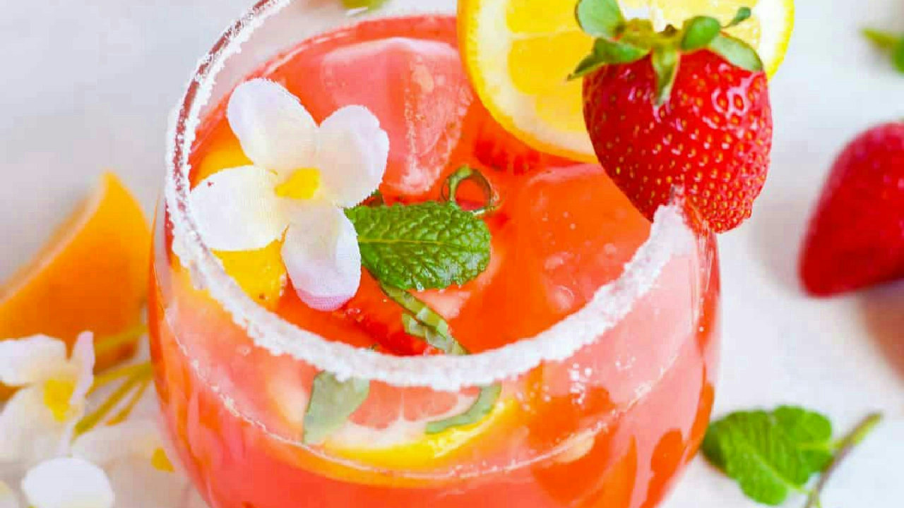 Strawberry Basil Lemonade