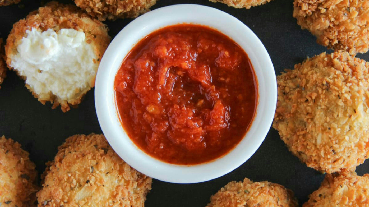 Easy Fried Goat Cheese Balls: Crispy, Crowd-Pleasing Appetizer