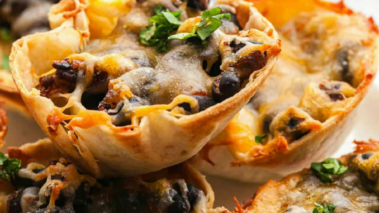 Taco Bites: Cheesy Bean Appetizer