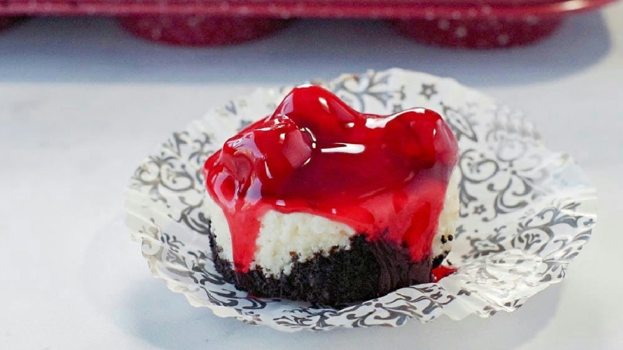 35 Bite-Sized Cheesecake Desserts