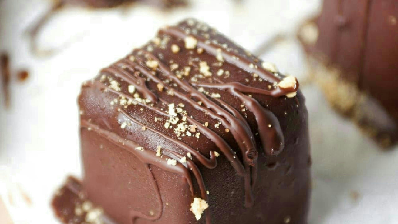 Chocolate Covered Cheesecake Bites