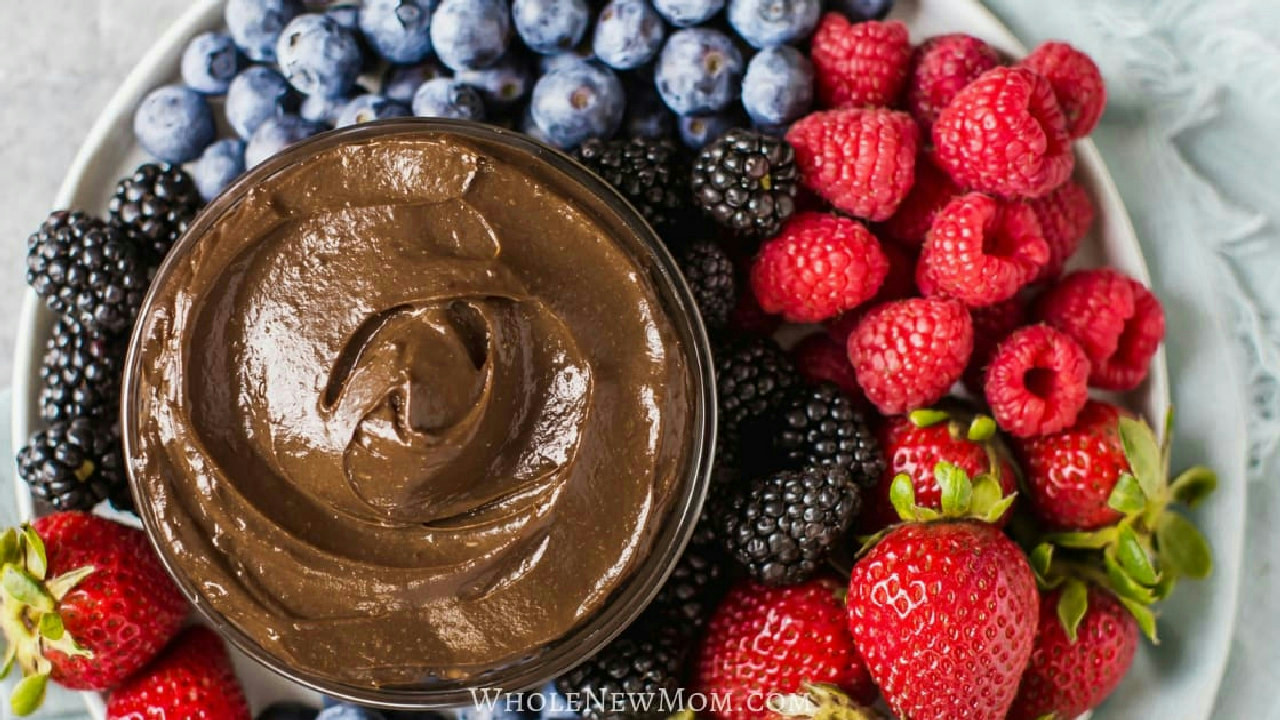 Rich and Creamy Healthy Chocolate Fruit Dip