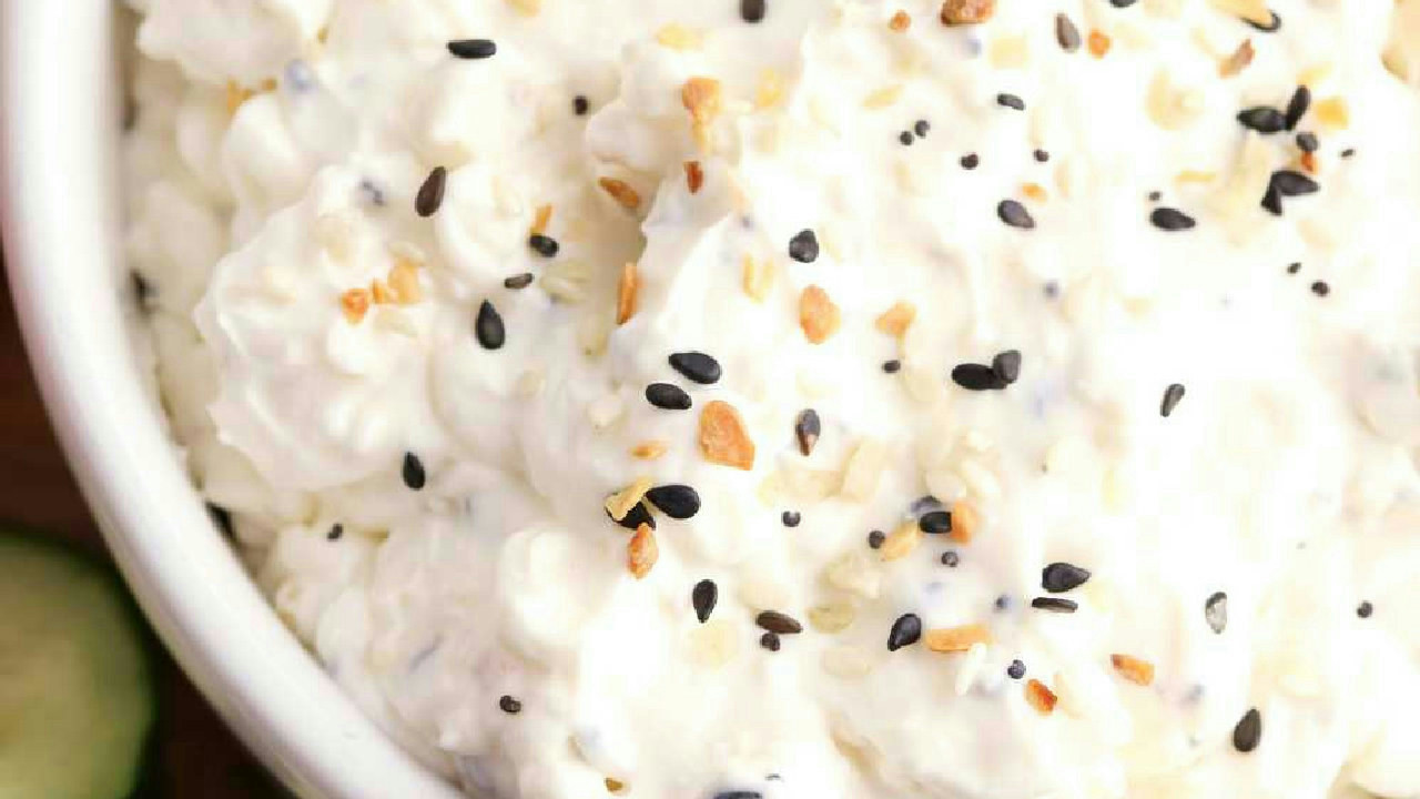 Easy Everything Bagel Dip