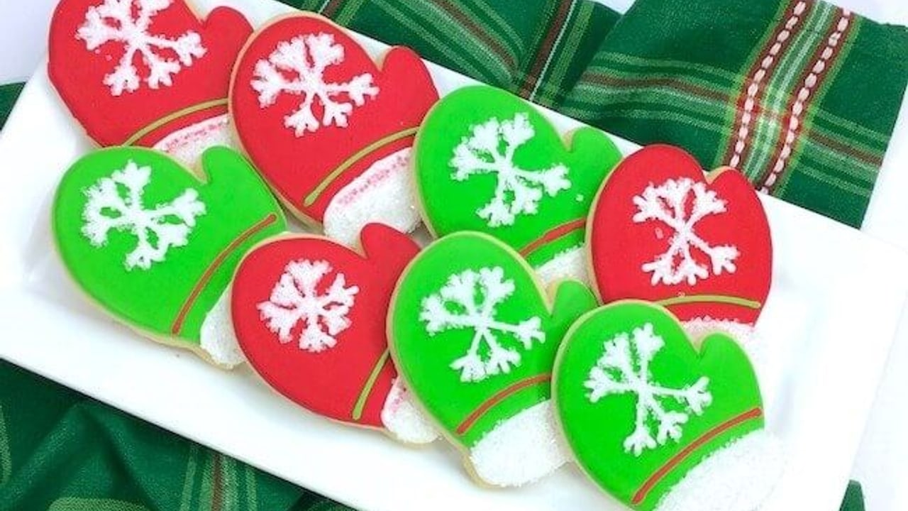 Christmas Mittens Sugar Cookies