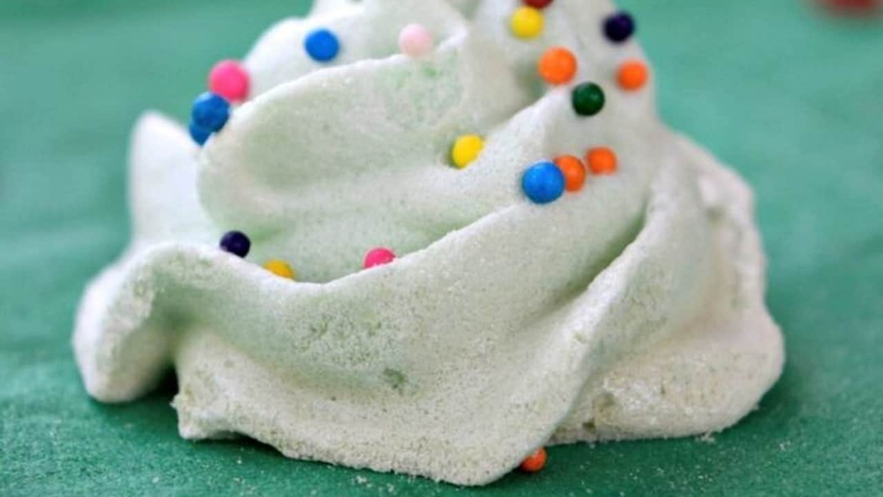 Christmas Tree Meringue Cookies