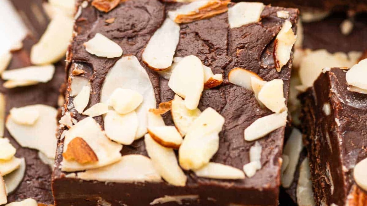 Dark Chocolate Fudge with Almonds