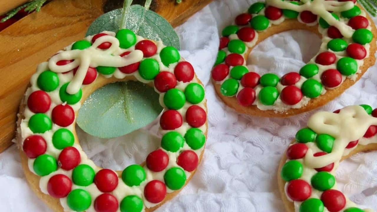 Easy Christmas Wreath Cookies Recipe
