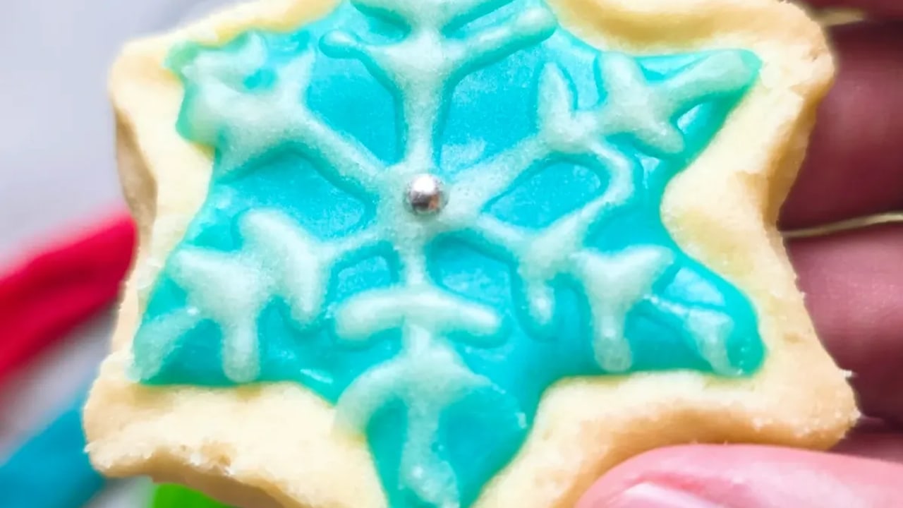 EASY Cookie Icing Recipe That Hardens