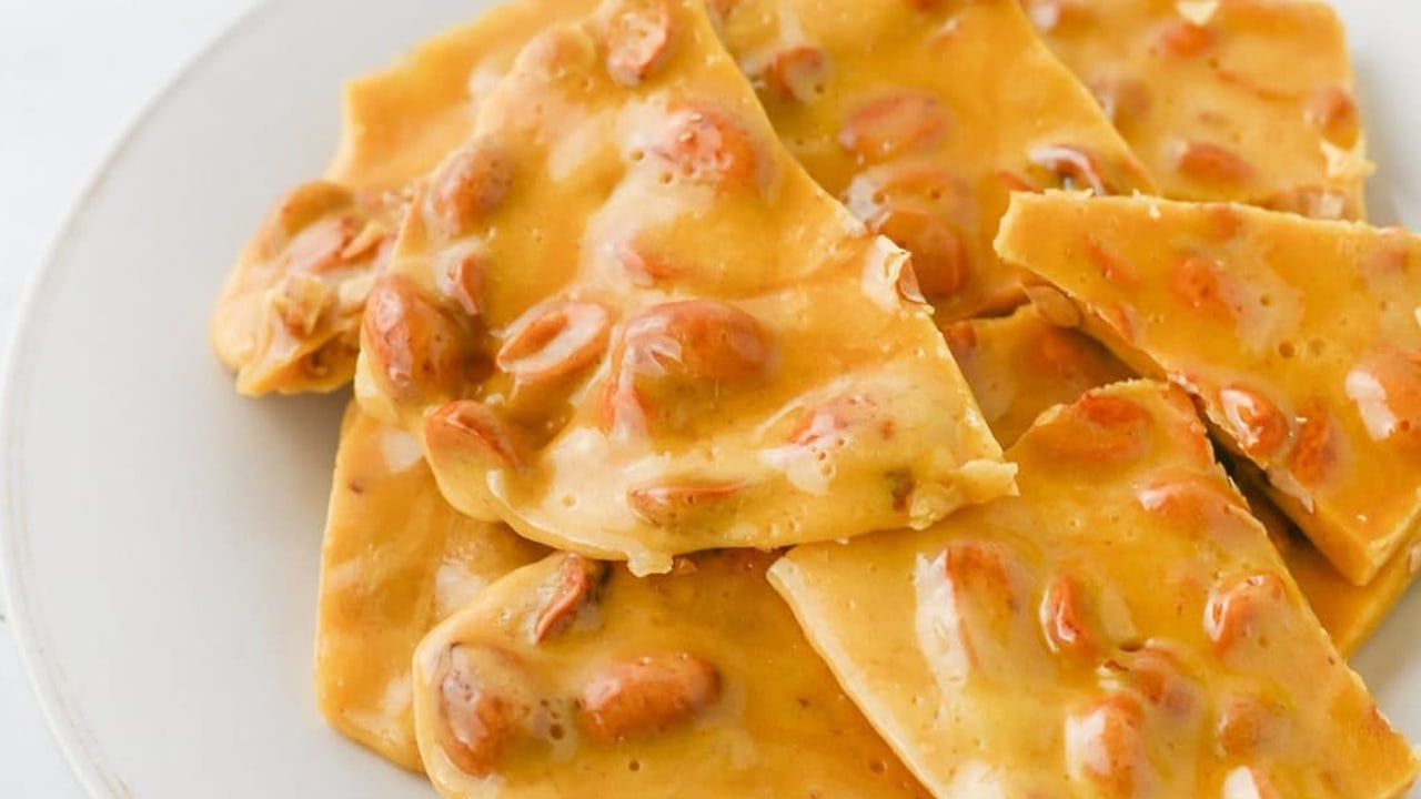 Easy Homemade Peanut Brittle