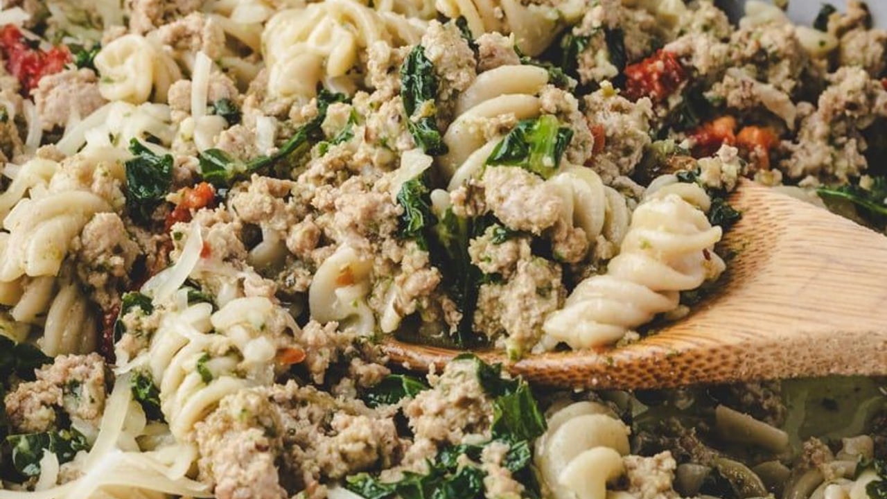 Ground Turkey Pesto Pasta with Kale
