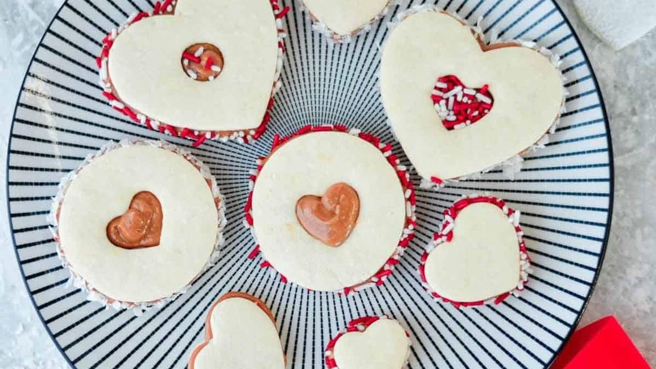 Heart Shaped Dulce de Leche Alfajores Cookies