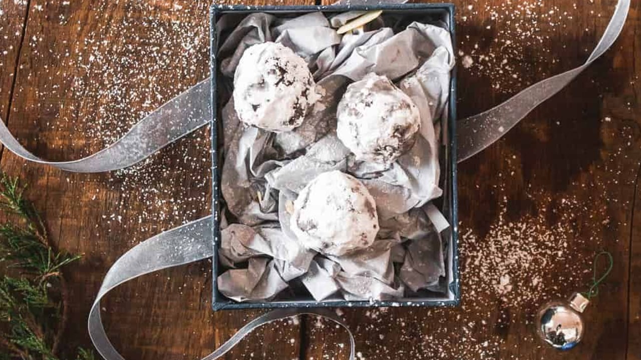No-Bake Christmas Date Cookies