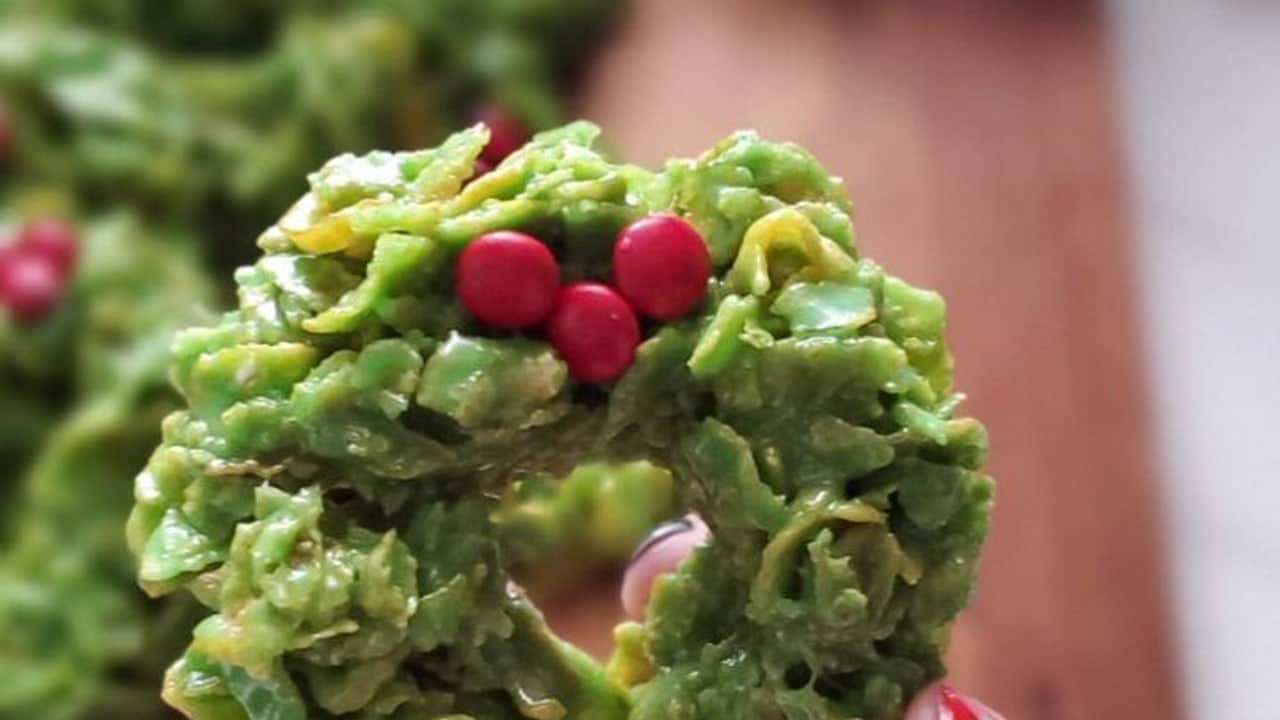 No-Bake Christmas Wreath Cookies