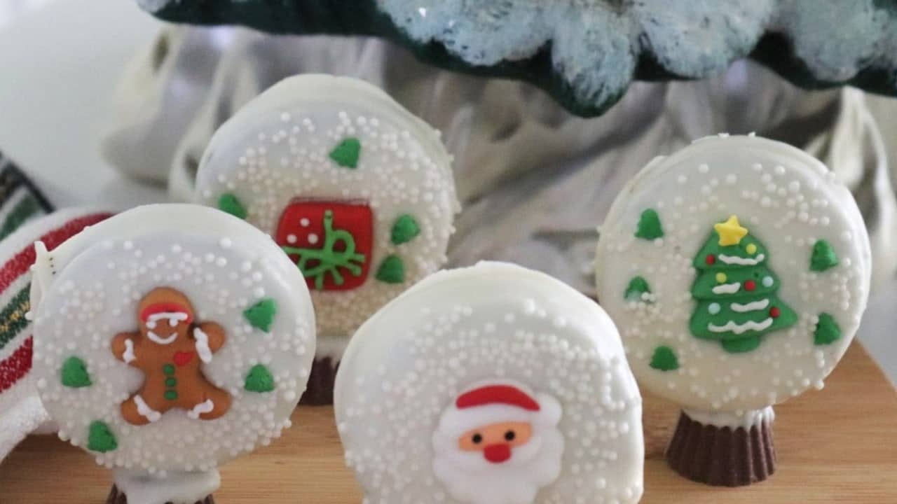 Oreo Snow Globe Cookies