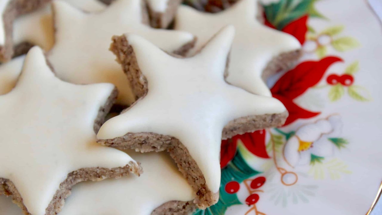 Zimtsterne: German Cinnamon Stars